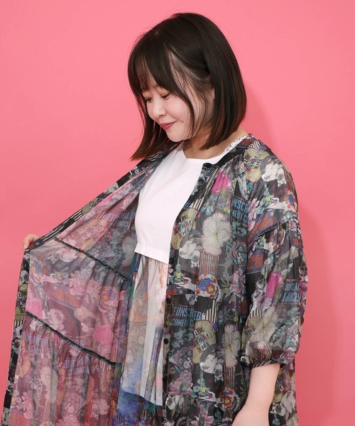 ScoLar（スカラー）の「161674：花ネコ柄シアー素材ティアードシャツワンピ（シャツワンピース・レディース・ネイビー/ブラック・M）」の5枚目の写真