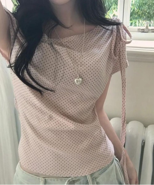 LAC-VERT(ラック・ヴェール)の「ドット柄ワンショルカットソー(Tシャツ/カットソー・レディース・オフホワイト/ピンク/ブラック・FREE)」の8枚目の写真