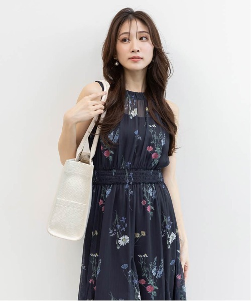 RANDA(ランダ)の「【Botanical Bloom】ボタニカルフラワーシフォンワンピース(ワンピース・レディース・ネイビー/ホワイト・0/1)」の19枚目の写真