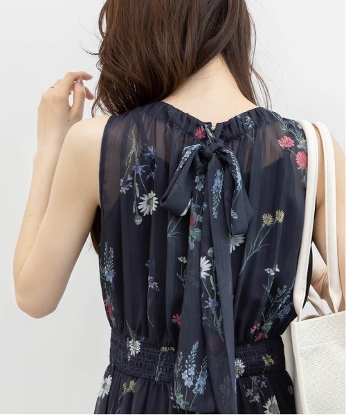 RANDA(ランダ)の「【Botanical Bloom】ボタニカルフラワーシフォンワンピース(ワンピース・レディース・ネイビー/ホワイト・0/1)」の20枚目の写真