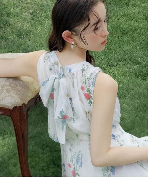 RANDA(ランダ)の「【Botanical Bloom】ボタニカルフラワーシフォンワンピース(ワンピース・レディース・ネイビー/ホワイト・0/1)」の5枚目の写真