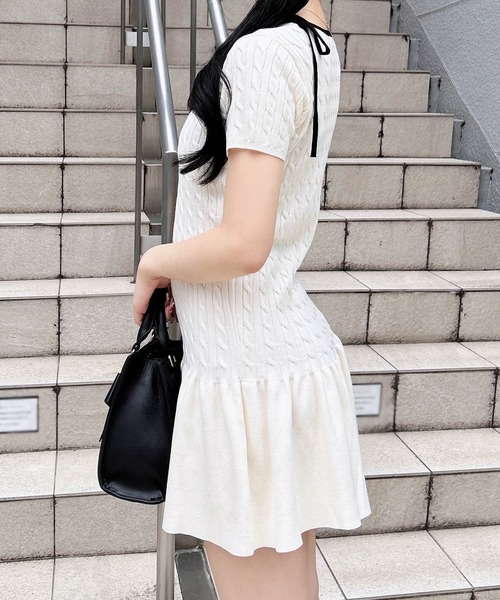 INGNI(イング)の「配色ケーブル半袖ニットワンピース(ワンピース・レディース・ピンク系9/ブラック×ホワイト/ホワイト×ブラック・M)」の8枚目の写真