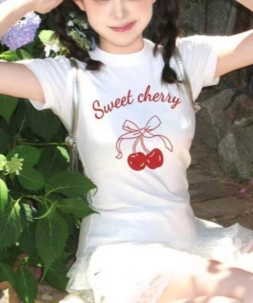 Achic(アシック)の「チェリー柄半袖(Tシャツ/カットソー・レディース・ホワイト/ブラック・M)」の2枚目の写真