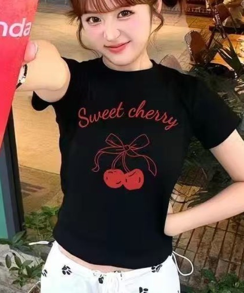 Achic(アシック)の「チェリー柄半袖(Tシャツ/カットソー・レディース・ホワイト/ブラック・M)」の3枚目の写真