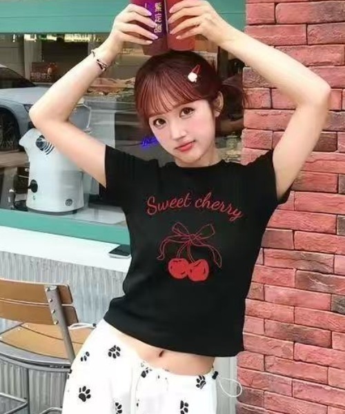 Achic(アシック)の「チェリー柄半袖(Tシャツ/カットソー・レディース・ホワイト/ブラック・M)」の5枚目の写真