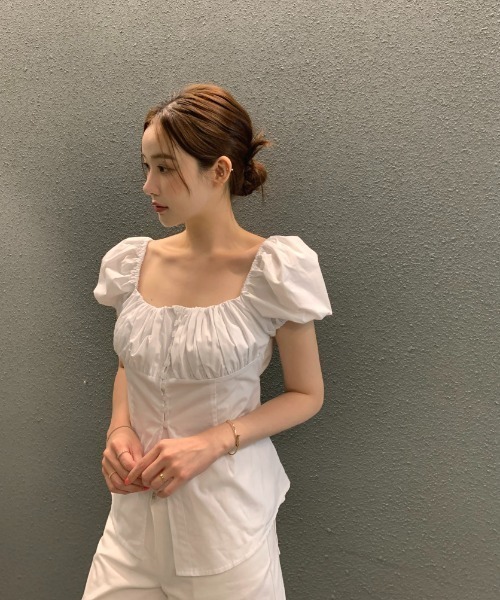 FAVORITO(ファヴォリート)の「シングルブレストパフスリーブシャツ(シャツ/ブラウス・レディース・ブラック/ブルー/ホワイト・F)」の6枚目の写真