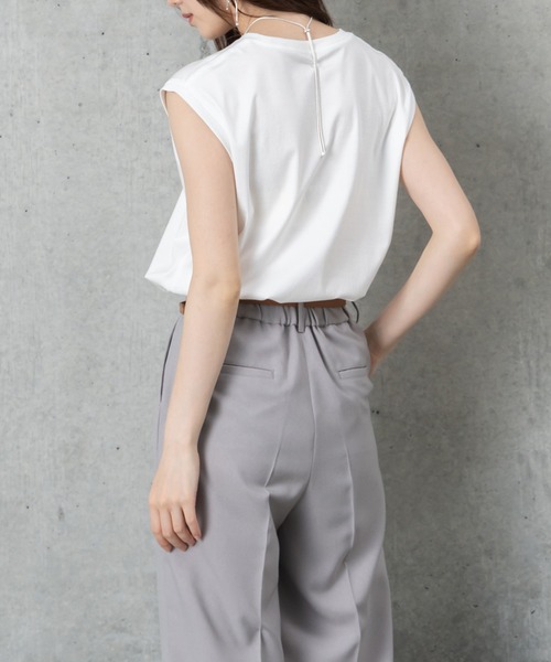 MAISONCOMFY (メゾンコンフィ)の「【接触冷感 控えめロゴTシャツ】ベーシックロゴで大人上品な上質素材Tシャツ(Tシャツ/カットソー・レディース・チャコールグレー/ホワイト/ベージュ・FREE)」の18枚目の写真