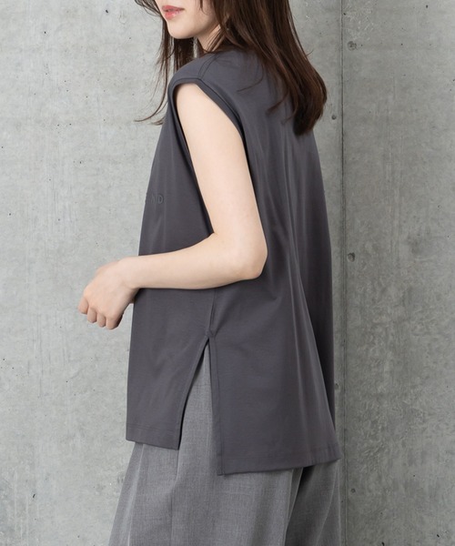 MAISONCOMFY (メゾンコンフィ)の「【接触冷感 控えめロゴTシャツ】ベーシックロゴで大人上品な上質素材Tシャツ(Tシャツ/カットソー・レディース・チャコールグレー/ホワイト/ベージュ・FREE)」の22枚目の写真