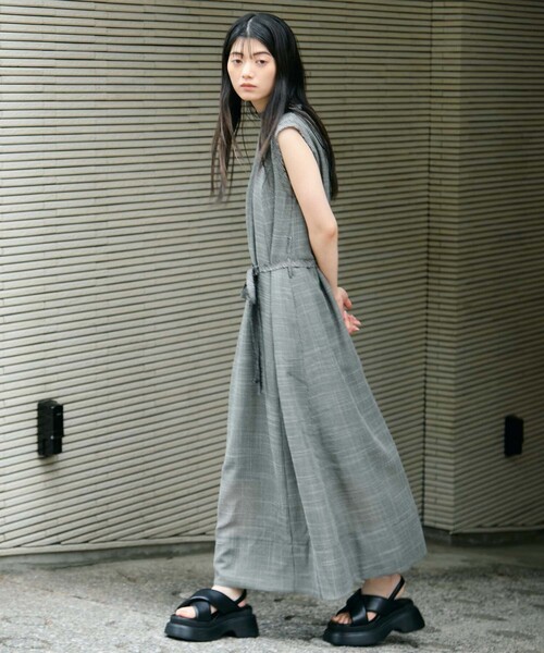 STUDIOUS(ステュディオス)の「【STUDIOUS/ステュディオス】【ベルト⇔チョーカー2WAYワンピ】Washable Mesh Dress/ウォッシャブルメッシュドレス/快適/小顔効果リボン/バケーション(ワンピース・レディース・マルチ/アイボリー・2/1)」の5枚目の写真