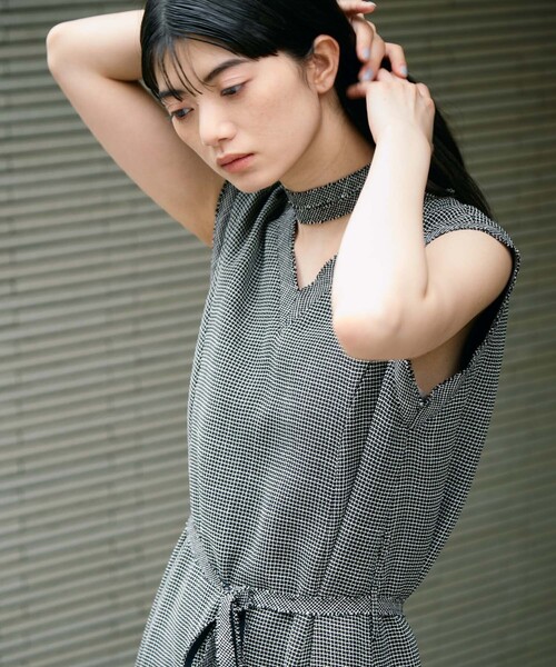 STUDIOUS(ステュディオス)の「【STUDIOUS/ステュディオス】【ベルト⇔チョーカー2WAYワンピ】Washable Mesh Dress/ウォッシャブルメッシュドレス/快適/小顔効果リボン/バケーション(ワンピース・レディース・マルチ/アイボリー・2/1)」の11枚目の写真