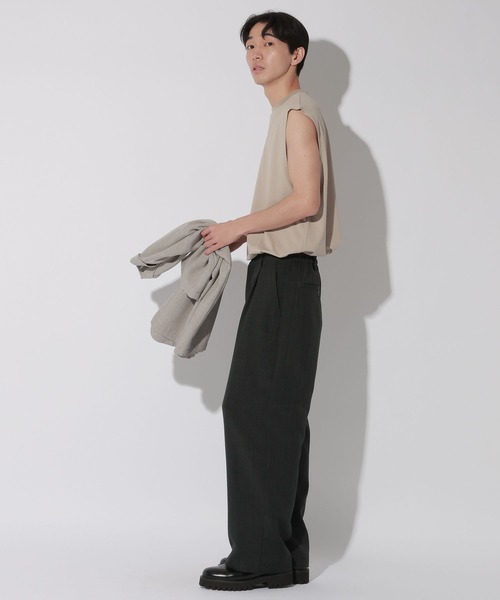 LAKOLE（ラコレ）の「＜接触冷感＞切替デザインノースリT / 742655（タンクトップ・メンズ・ベージュ/ブラック・MEDIUM/LARGE）」の8枚目の写真