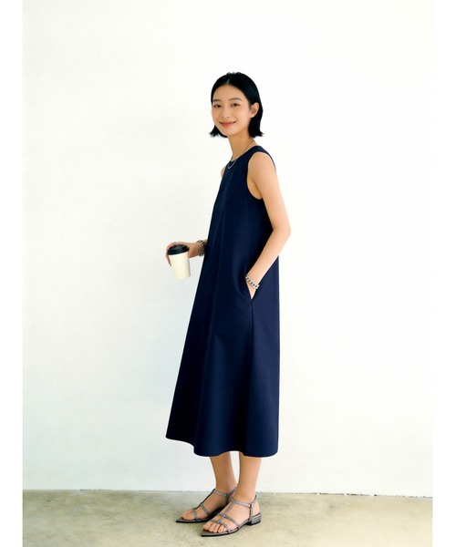 Sew loop(ソーループ)の「リネン混背中タックノースリーブワンピース(ワンピース・レディース・ネイビー/グレー/ブラック・L/M)」の18枚目の写真