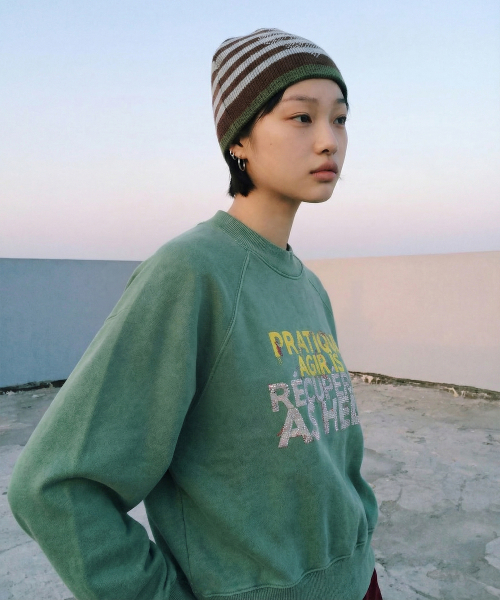 LENGAGEMENT(ランガージュマン)の「Hell-Raising Salt-Washed Raglan Crop Sweatshirt (Green)(スウェット・レディース・グリーン・1/2)」の2枚目の写真
