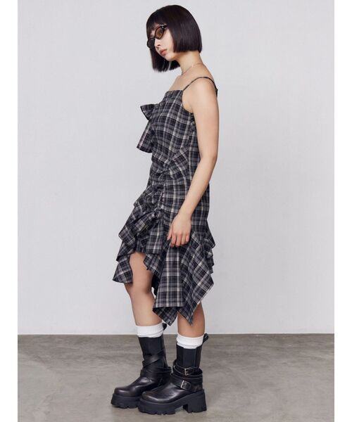 EMODA（エモダ）の「サイドゴアベルトタンクブーツ（ブーツ・レディース・ブラウン/ブラック・SMALL/MEDIUM/LARGE）」の15枚目の写真
