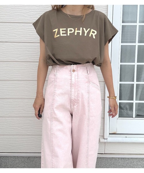 Q(キュー)の「シルケットメタリックロゴT(Tシャツ/カットソー・レディース・グリーン/ブラウン/ホワイト・MEDIUM)」の11枚目の写真