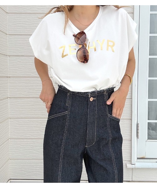 Q(キュー)の「シルケットメタリックロゴT(Tシャツ/カットソー・レディース・グリーン/ブラウン/ホワイト・MEDIUM)」の7枚目の写真