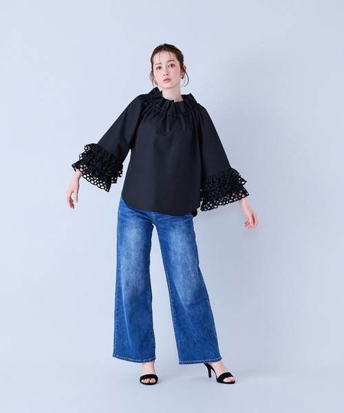 Audie a Muses(オーディアミューズ)の「刺繍スリーブフレアブラウス(シャツ/ブラウス・レディース・レッド/オフホワイト/ブラック・FREE)」の17枚目の写真