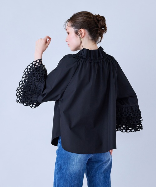 Audie a Muses(オーディアミューズ)の「刺繍スリーブフレアブラウス(シャツ/ブラウス・レディース・レッド/オフホワイト/ブラック・FREE)」の20枚目の写真