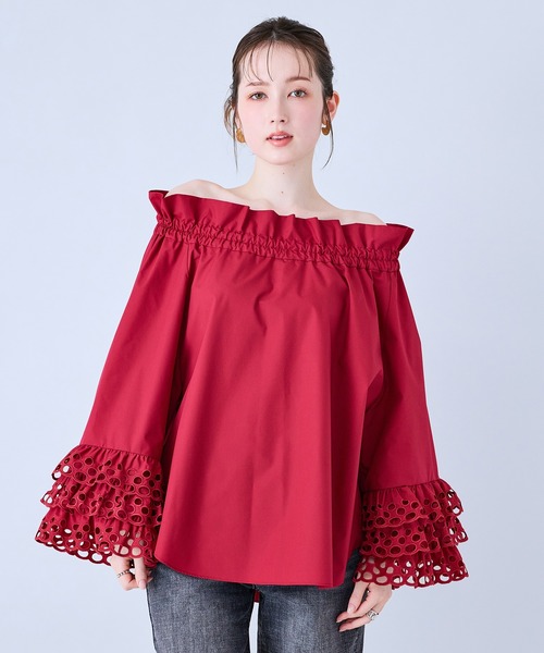 Audie a Muses(オーディアミューズ)の「刺繍スリーブフレアブラウス(シャツ/ブラウス・レディース・レッド/オフホワイト/ブラック・FREE)」の7枚目の写真