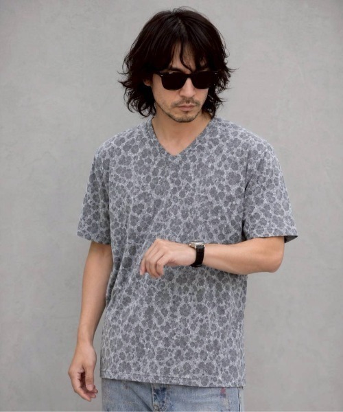 KAMINARI_TOKIO(カミナリトキオ)の「Vネックレオパード風総柄Tシャツ(Tシャツ/カットソー・レディース・ブラック/グレー・FREE)」の11枚目の写真