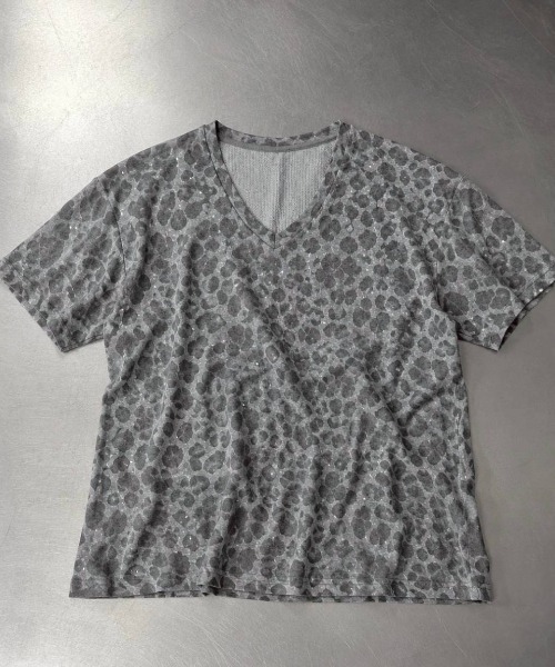 KAMINARI_TOKIO(カミナリトキオ)の「Vネックレオパード風総柄Tシャツ(Tシャツ/カットソー・レディース・ブラック/グレー・FREE)」の15枚目の写真