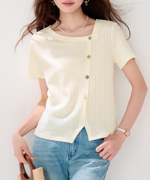 ONEP STAR（ワンピスター）の「アシンメトリーボタンデザイン半袖ブラウス（シャツ/ブラウス・レディース・ベージュ・X-LARGE/LARGE/MEDIUM）」の2枚目の写真