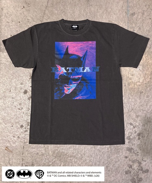 StPT（エスティーピーティー）の「【BATMAN/バットマン】 フォトグラフィックピグメントTシャツ 　グラフィックプリント 　ヴィンテージ加工 　半袖 　ユニセックス（Tシャツ/カットソー・メンズ・ホワイト/ブラック・SMALL/LARGE/MEDIUM/X-LARGE）」の2枚目の写真