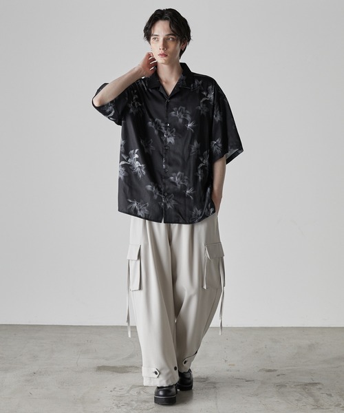 CLEL(クレイル)の「【CLEL】2Way Multi Pattern Drape Short Sleeve Shirt/2way 花柄 アブストラクト柄ドレープ半袖シャツ(シャツ/ブラウス・メンズ・グレー系3/ブラウン系1/グレー系1/ブラック系2/ブラック系1・XS/S/L/M)」の20枚目の写真