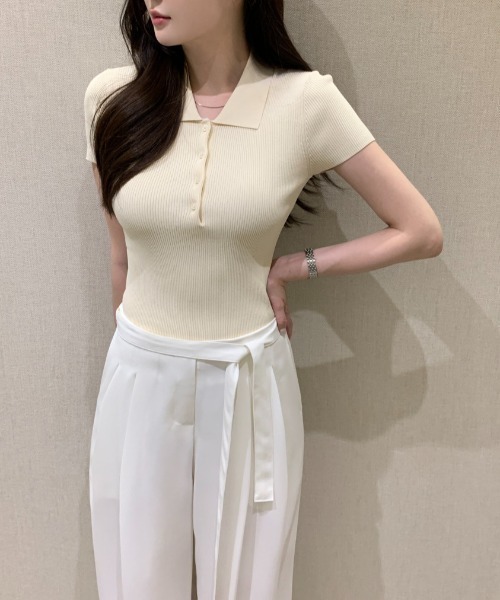 FAVORITO(ファヴォリート)の「ボタンダウンニットトップス(ニット/セーター・レディース・ライトベージュ/ホワイト・F)」の6枚目の写真