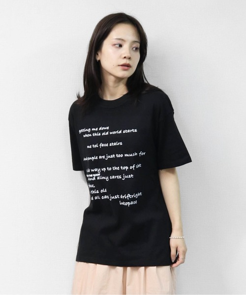 THE CELL.(ザセルドット)の「リラックスシルエット ロゴT 1 RELAXED SILHOUETTE LOGO T-SHIRT 1(Tシャツ/カットソー・レディース・オフホワイト/ブラック・FREE)」の5枚目の写真