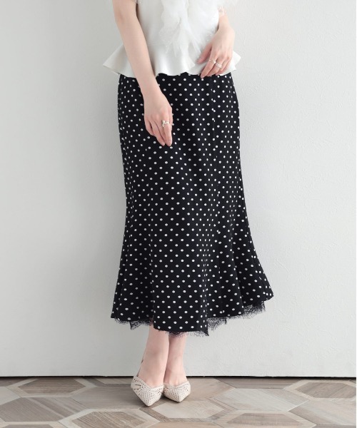 Fit more(フィットモア)の「ドットレースドッキングマーメイドスカート(スカート・レディース・ブラック・LONG/SHORT)」の2枚目の写真