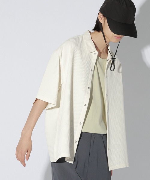 LAKOLE(ラコレ)の「ドライグリッドリングドット半袖シャツ / 1050886(シャツ/ブラウス・メンズ・ブラック/グリーン/アイボリー・MEDIUM/LARGE)」の13枚目の写真