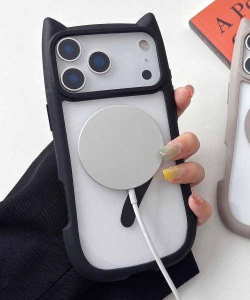 Fun & Daily（ファンアンドデイリー）の「Magsafe対応 Cat iPhone 17 Pro ProMax case（スマホケース/カバー・レディース・ブラック・iPhone 17 Pro Max/iPhone 17 Pro/iPhone 17）」の3枚目の写真
