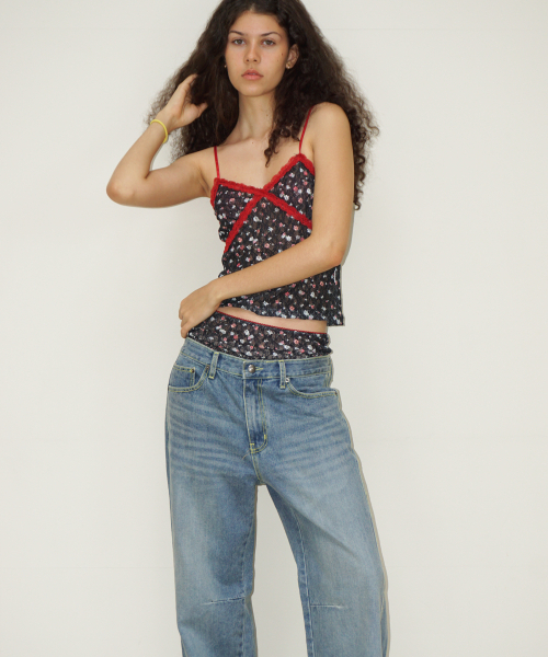 THIRSTYCLUB(サースティークラブ)の「Signature washed jeans - Light blue(デニムパンツ・レディース・その他・1/2)」の3枚目の写真