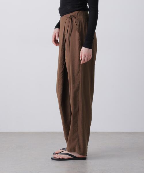 YLEVE（イレーヴ）の「YLEVE / RAYON-POLYESTER BROAD TROUSERS（その他パンツ・レディース・ブラック/ブラウン・1）」の7枚目の写真