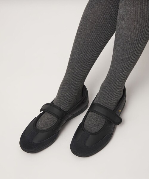 adidas Originals(アディダスオリジナルス)の「【WEB限定】<adidas Originals>サンバ ジェーン シューズ(スニーカー・レディース・ブラック・23cm/22.5cm/24cm/24.5cm/23.5cm/25cm)」の2枚目の写真