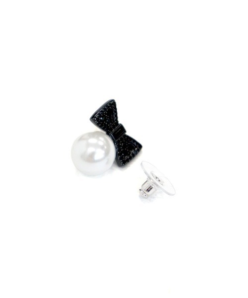 at.(アット)の「【at.】パールリボンピアス(ピアス(両耳用)・レディース・ブラック・ONE SIZE)」の8枚目の写真