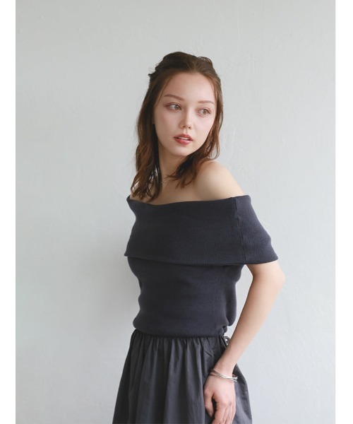 fifth(フィフス)の「タフタオフショルワンピース(ワンピース・レディース・チャコールグレー/ライトベージュ・M)」の17枚目の写真