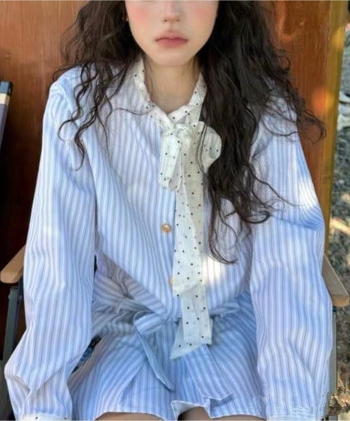 AsheKsha(アシクシャ)の「ボーダーリボンベルトシャツワンピース(ワンピース・レディース・ブルー・M)」の2枚目の写真
