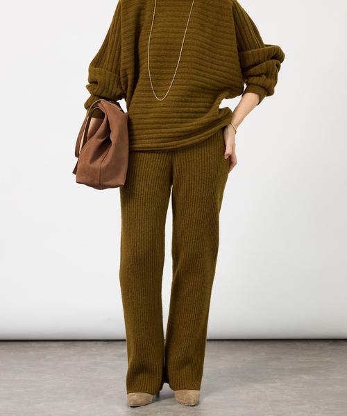 VERMEIL par iena(ヴェルメイユパーイエナ)の「Wool Yak Mix ニットパンツ(その他パンツ・レディース・カーキ/ネイビー・FREE)」の7枚目の写真