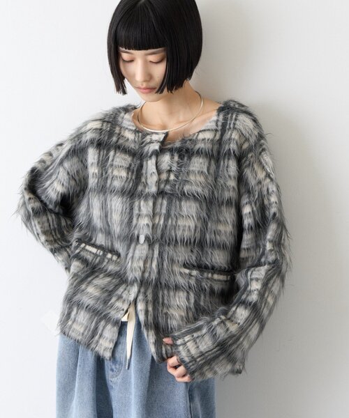 CIAOPANIC TYPY(チャオパニックティピー)の「∴銀ボタンチェックシャギーニットジャケット(ノーカラージャケット・レディース・ブラック/アイボリー/ピンク/オリーブ・ONE SIZE)」の1枚目の写真