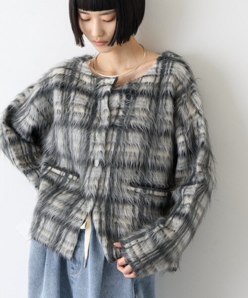 CIAOPANIC TYPY(チャオパニックティピー)の「銀ボタンチェックシャギーニットジャケット(カーディガン/ボレロ・レディース・ブラック/アイボリー/ピンク/オリーブ・ONE SIZE)」の18枚目の写真