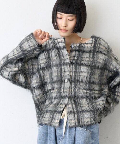 CIAOPANIC TYPY(チャオパニックティピー)の「銀ボタンチェックシャギーニットジャケット(カーディガン/ボレロ・レディース・ブラック/アイボリー/ピンク/オリーブ・ONE SIZE)」の20枚目の写真