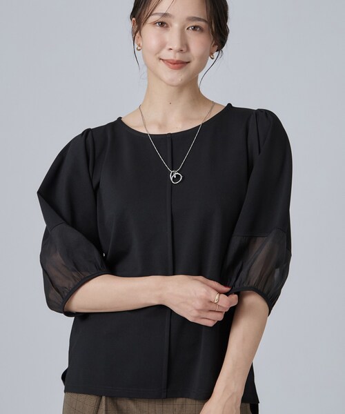 SHOO・LA・RUE(シューラルー)の「【洗濯機可/S-LL】 大人のシアー感 お袖切り替えラウンドネックトップス(Tシャツ/カットソー・レディース・ボルドー/ホワイト/ブラック・01/02/04/03)」の2枚目の写真