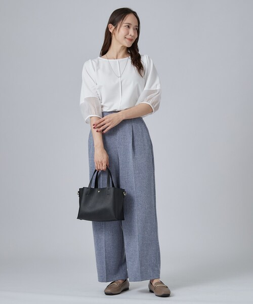 SHOO・LA・RUE(シューラルー)の「【洗濯機可/S-LL】 大人のシアー感 お袖切り替えラウンドネックトップス(Tシャツ/カットソー・レディース・ボルドー/ホワイト/ブラック・01/02/04/03)」の6枚目の写真
