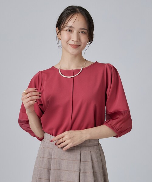 SHOO・LA・RUE(シューラルー)の「【洗濯機可/S-LL】 大人のシアー感 お袖切り替えラウンドネックトップス(Tシャツ/カットソー・レディース・ボルドー/ホワイト/ブラック・01/02/04/03)」の12枚目の写真