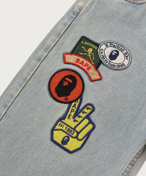 A BATHING APE(アベイシングエイプ)の「MULTI LOGO WIDE DENIM PANTS(デニムパンツ・レディース・ライトインディゴブルー・SMALL/X-SMALL/MEDIUM)」の6枚目の写真