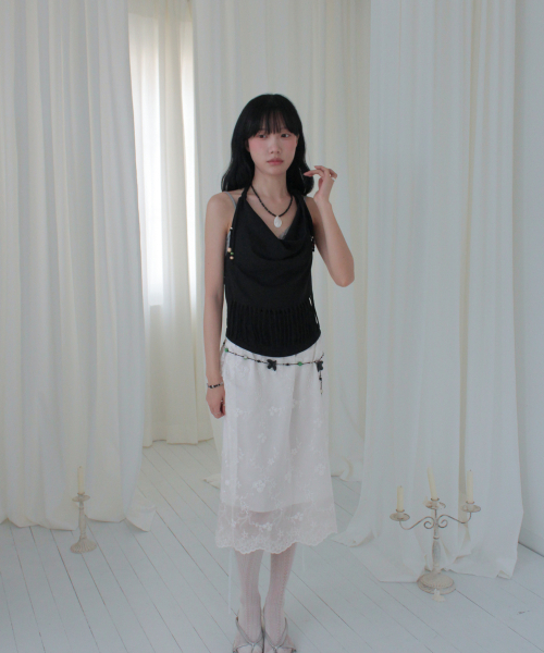 RUBATI（ルバティ）の「アニタ・ロー フリンジ カウルホルターネック ノースリーブ ビーズトップ_ブラック（Tシャツ/カットソー・レディース・その他・1/2）」の3枚目の写真