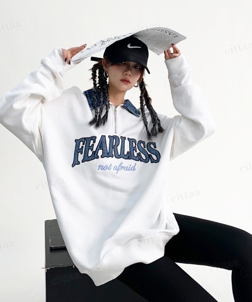 Dalfwin(ダールフィン)の「FEARLESS刺繍ロゴ襟デニムスウェット(スウェット・レディース・ホワイト/ブラック・FREE)」の5枚目の写真