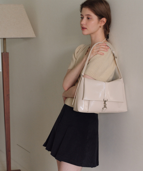 OVHEE（オヴェイ）の「クロエバッグ Chloe Bag（ショルダーバッグ・レディース・ブラック/アイボリー・FREE）」の9枚目の写真